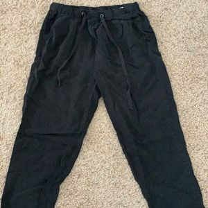 Black American Eagle Capris